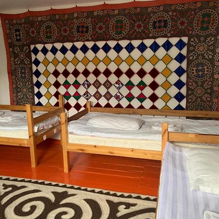 Naryn Guest House Exteriör bild