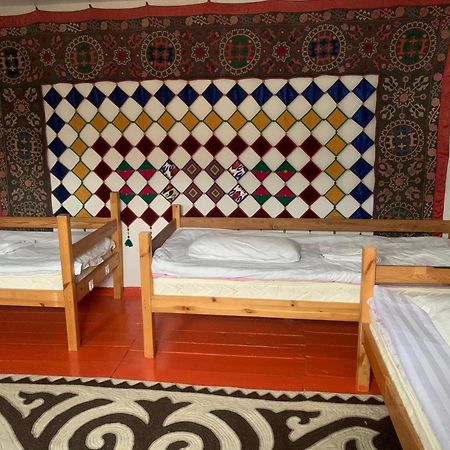 Naryn Guest House Exteriör bild