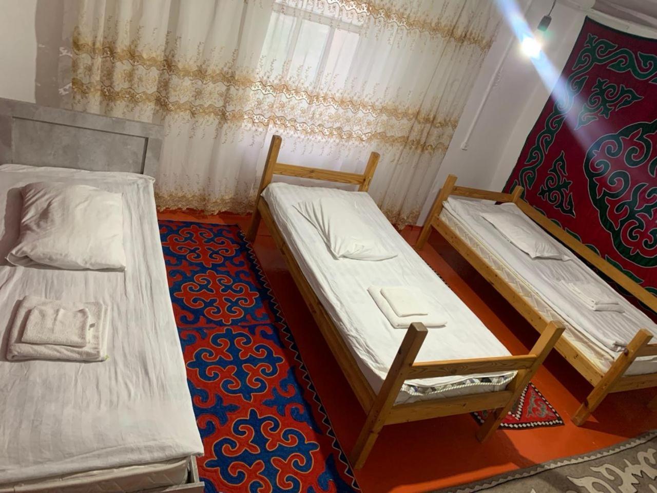 Naryn Guest House Exteriör bild