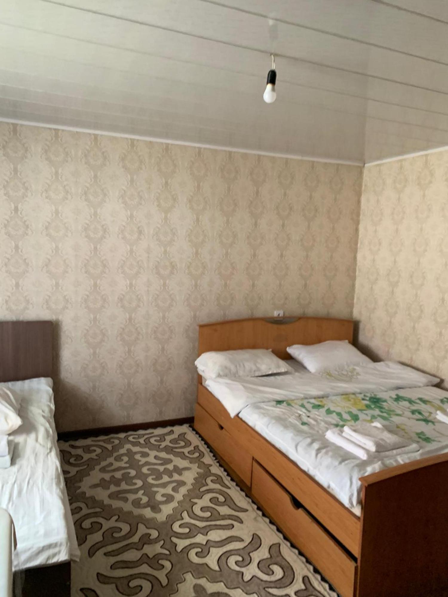 Naryn Guest House Exteriör bild